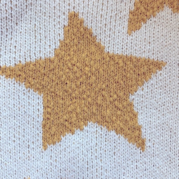 Women’s Medium Sweater - Picture 3 of 3